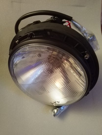 PAIR of RRC8287 Land Rover Defender Wolf LHD 24V headlamps + manual levelling